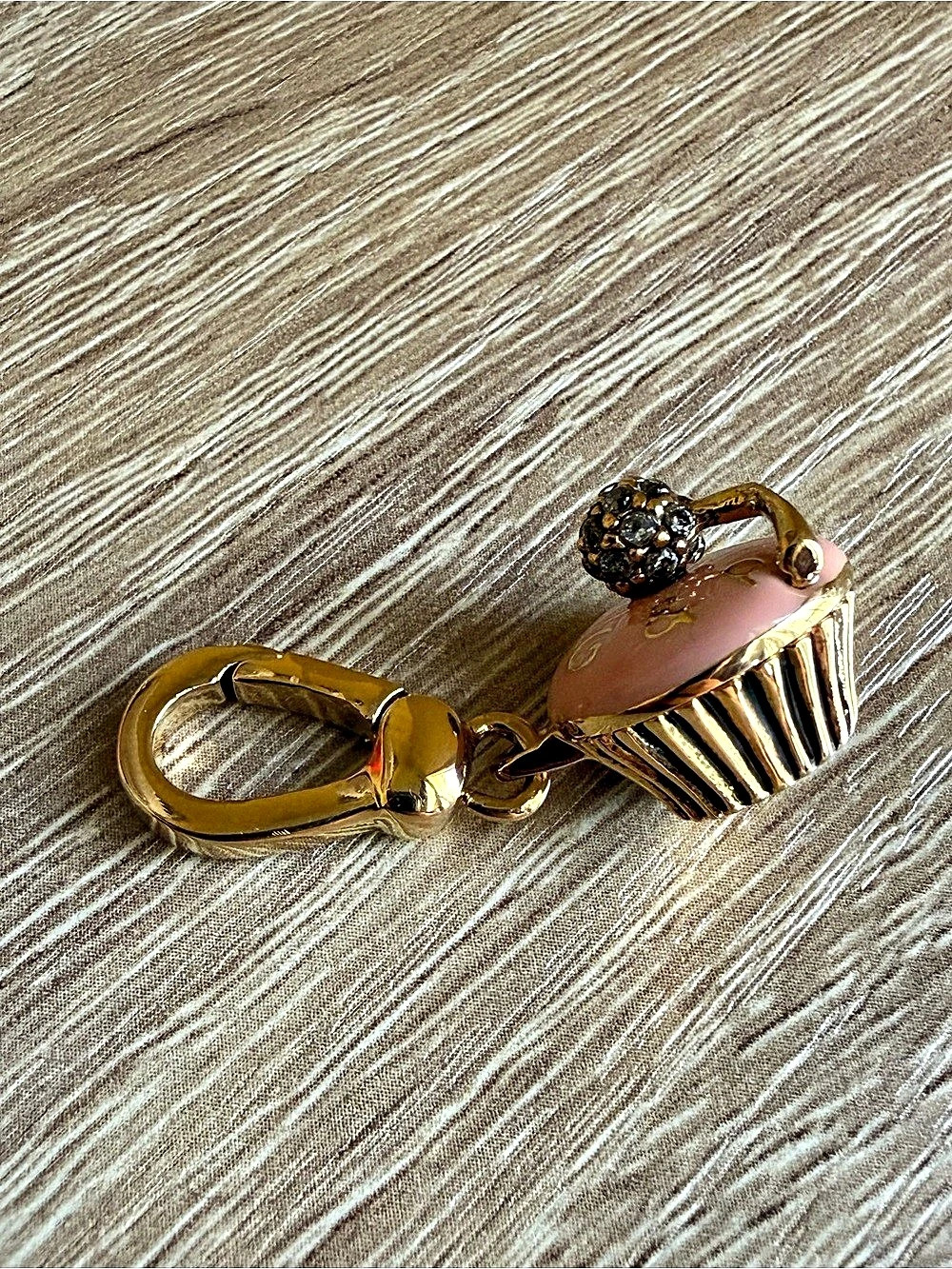 Juicy Couture Love G&P Cupcake Charm Pink Love Charm Keychain